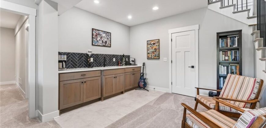 8695 NW 74th Street, Kansas City, MO 64152