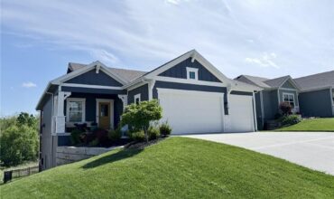 8695 NW 74th Street, Kansas City, MO 64152