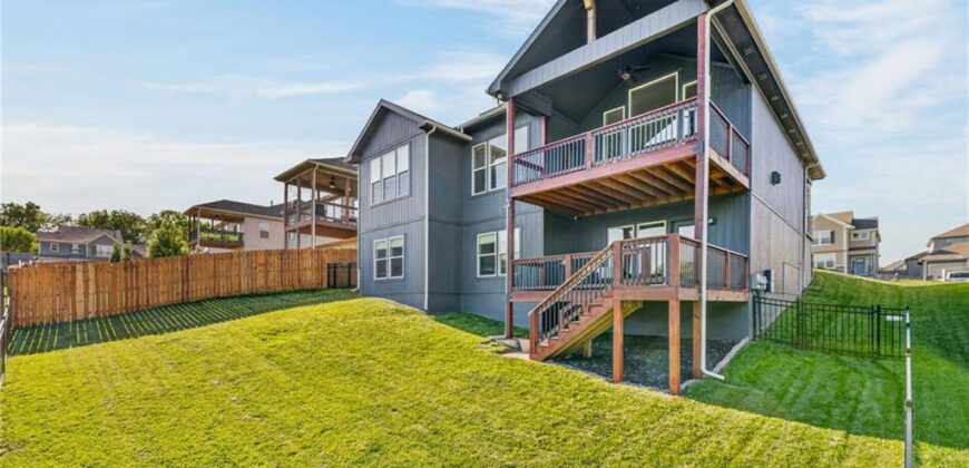 8695 NW 74th Street, Kansas City, MO 64152