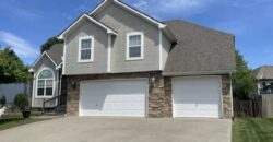 18109 Guinevere Court, Smithville, MO 64089