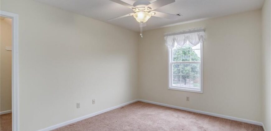 18109 Guinevere Court, Smithville, MO 64089