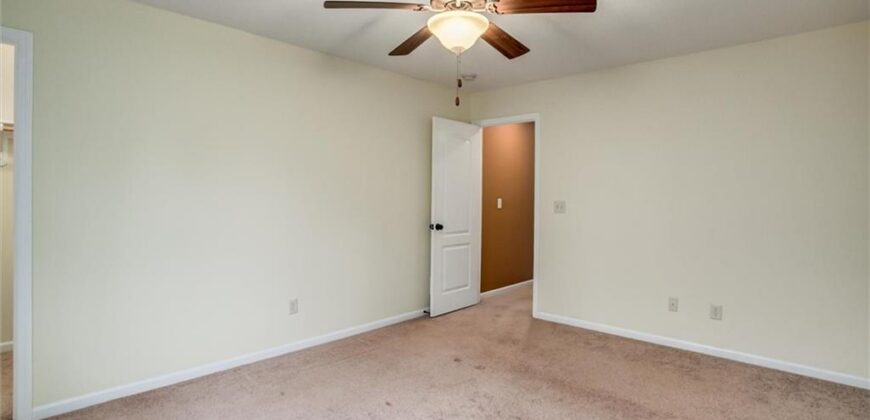 18109 Guinevere Court, Smithville, MO 64089