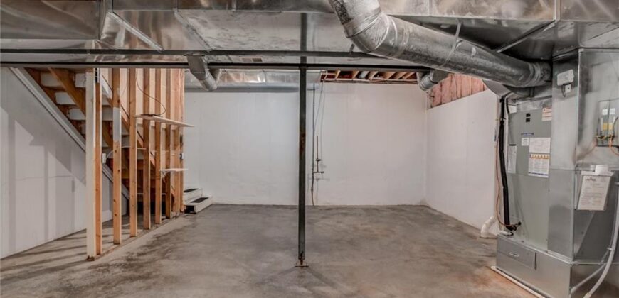 18109 Guinevere Court, Smithville, MO 64089