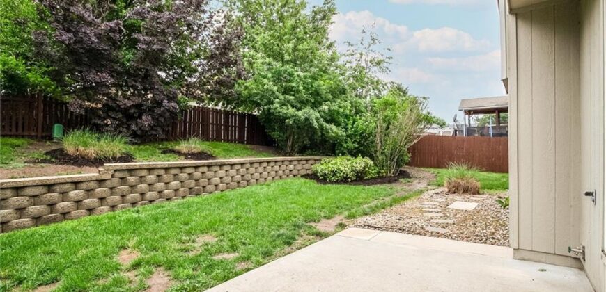 18109 Guinevere Court, Smithville, MO 64089