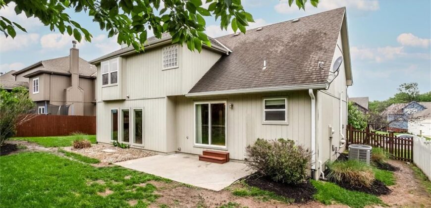 18109 Guinevere Court, Smithville, MO 64089