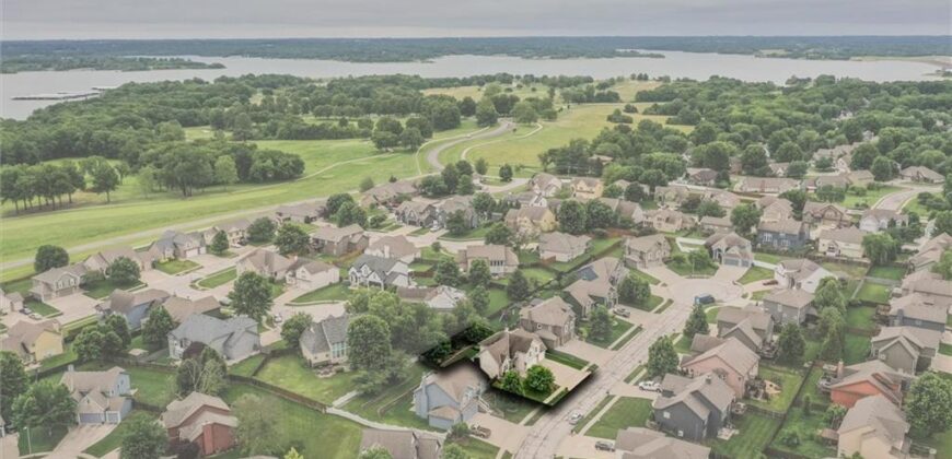 18109 Guinevere Court, Smithville, MO 64089