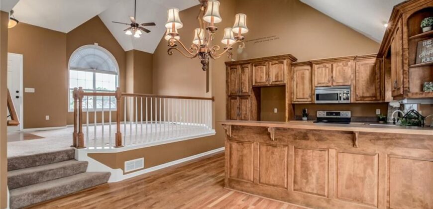 18109 Guinevere Court, Smithville, MO 64089