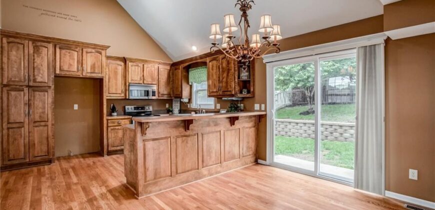 18109 Guinevere Court, Smithville, MO 64089