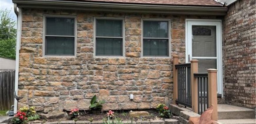7239 N BALES Avenue, Gladstone, MO 64119