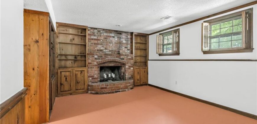 1002 Dunwich Drive, Liberty, MO 64068