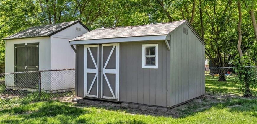 1002 Dunwich Drive, Liberty, MO 64068