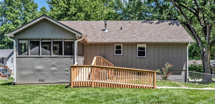 1002 Dunwich Drive, Liberty, MO 64068