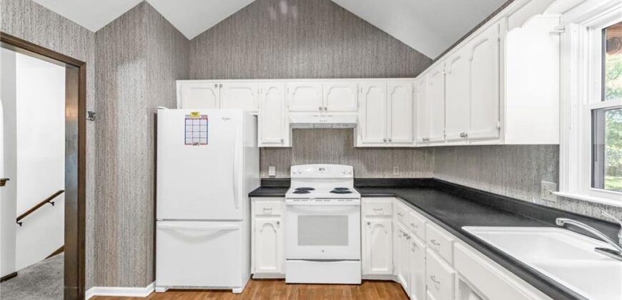1002 Dunwich Drive, Liberty, MO 64068