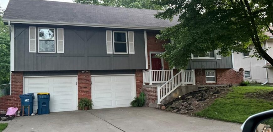 1002 Dunwich Drive, Liberty, MO 64068