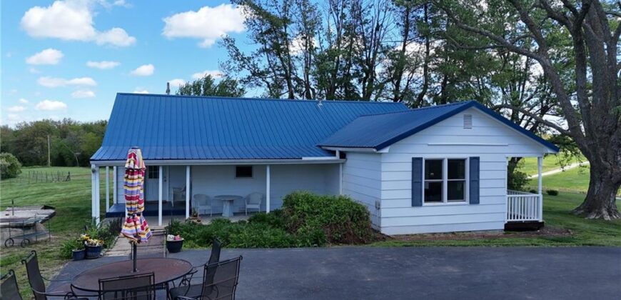 23080 Interurban Road, Dearborn, MO 64439