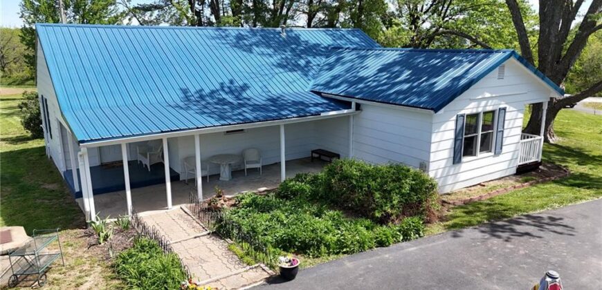 23080 Interurban Road, Dearborn, MO 64439