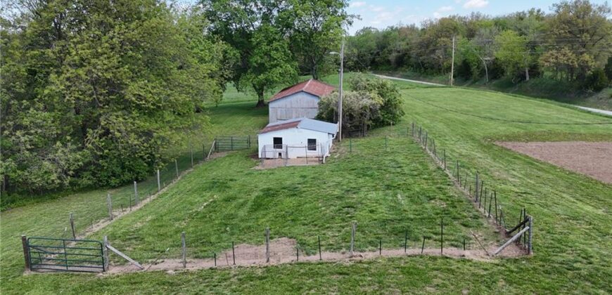23080 Interurban Road, Dearborn, MO 64439