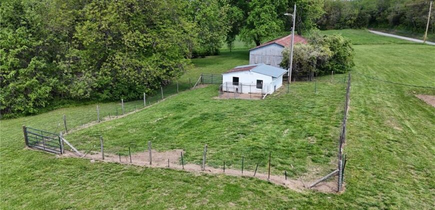 23080 Interurban Road, Dearborn, MO 64439