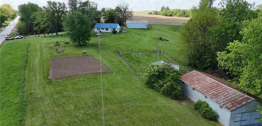 23080 Interurban Road, Dearborn, MO 64439