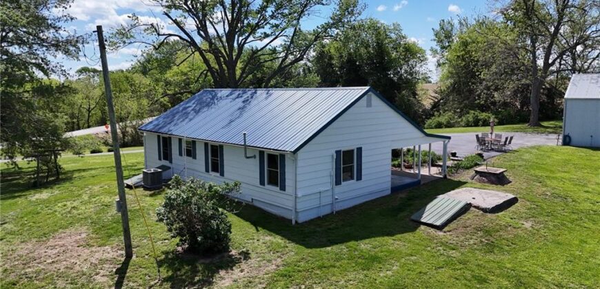23080 Interurban Road, Dearborn, MO 64439