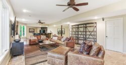 8414 Vista Circle, Parkville, MO 64152