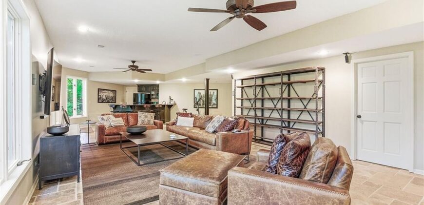 8414 Vista Circle, Parkville, MO 64152