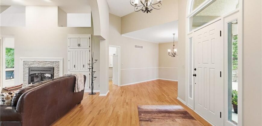8414 Vista Circle, Parkville, MO 64152