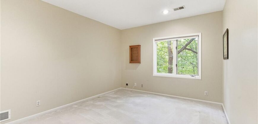 8414 Vista Circle, Parkville, MO 64152