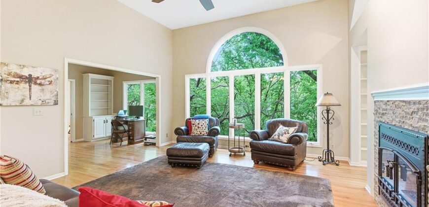 8414 Vista Circle, Parkville, MO 64152