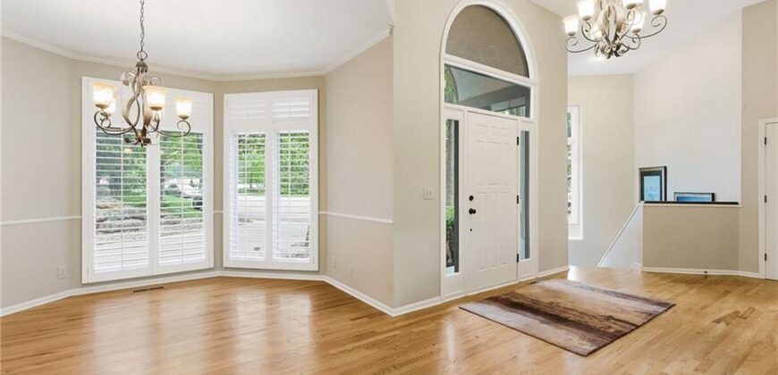 8414 Vista Circle, Parkville, MO 64152