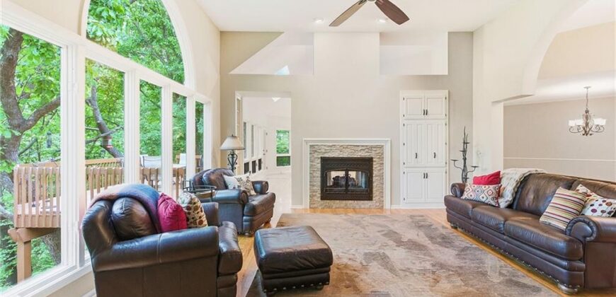 8414 Vista Circle, Parkville, MO 64152
