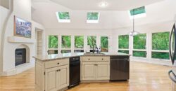 8414 Vista Circle, Parkville, MO 64152