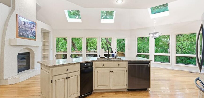 8414 Vista Circle, Parkville, MO 64152