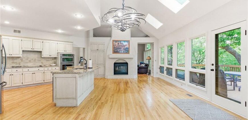 8414 Vista Circle, Parkville, MO 64152