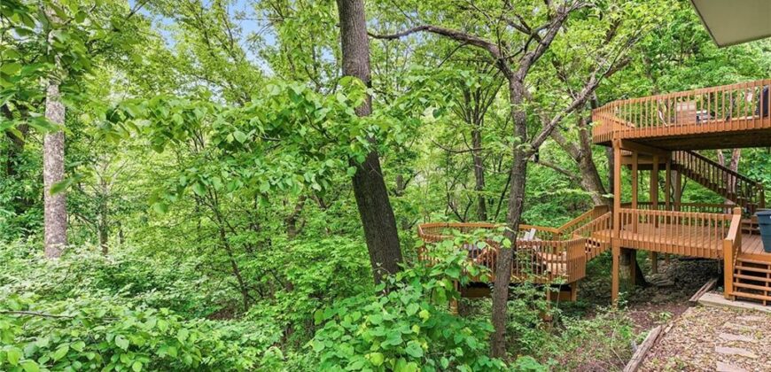 8414 Vista Circle, Parkville, MO 64152