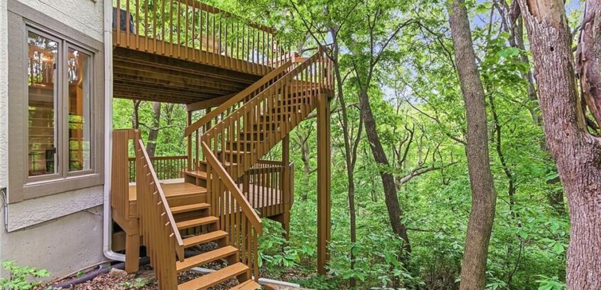 8414 Vista Circle, Parkville, MO 64152