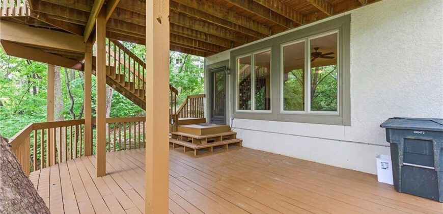 8414 Vista Circle, Parkville, MO 64152