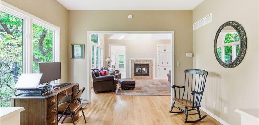 8414 Vista Circle, Parkville, MO 64152