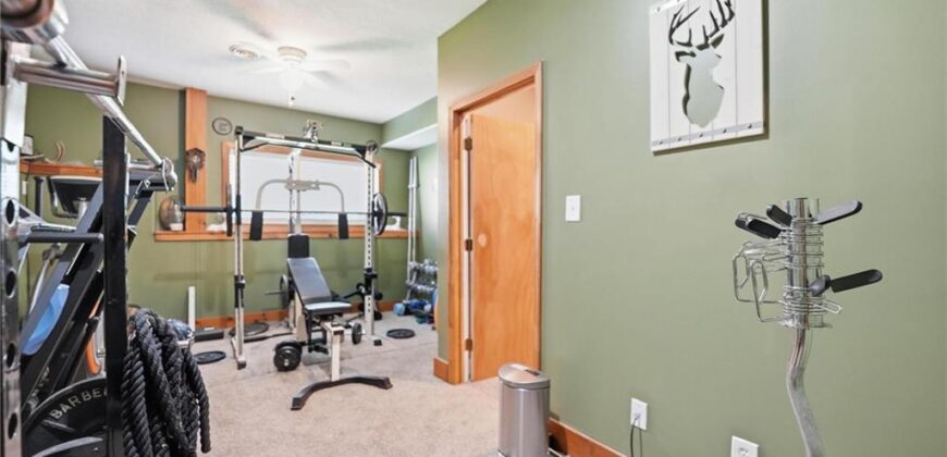 8515 N Chalmers Avenue, Kansas City, MO 64153