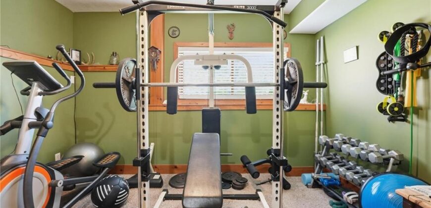 8515 N Chalmers Avenue, Kansas City, MO 64153