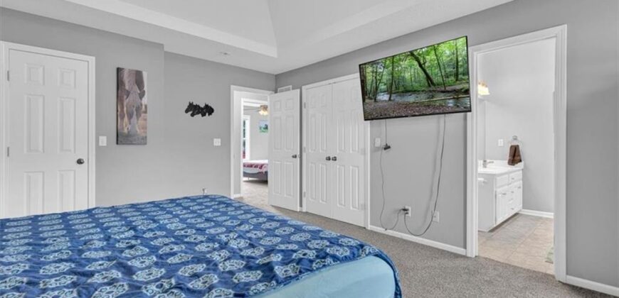 1102 E 18th Street, Kearney, MO 64060