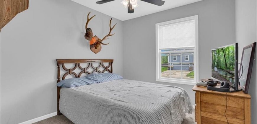 1102 E 18th Street, Kearney, MO 64060