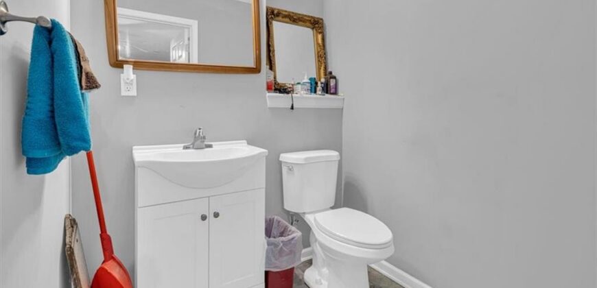 1102 E 18th Street, Kearney, MO 64060