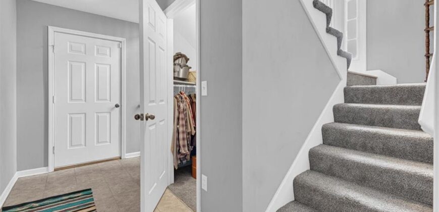 1102 E 18th Street, Kearney, MO 64060