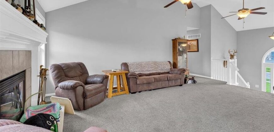 1102 E 18th Street, Kearney, MO 64060