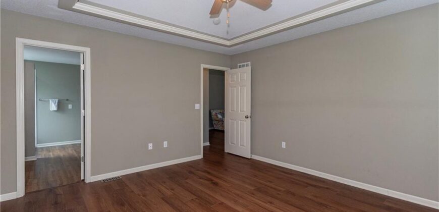 5005 NW Flintridge Drive, Riverside, MO 64150