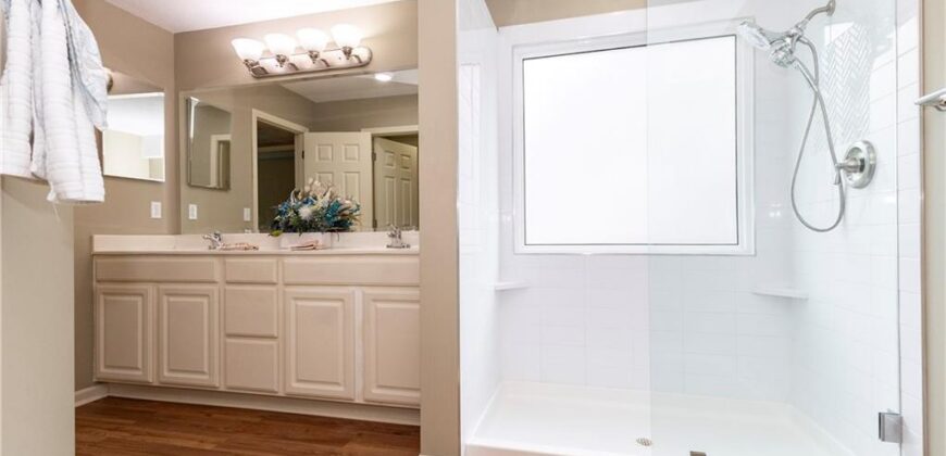 5005 NW Flintridge Drive, Riverside, MO 64150