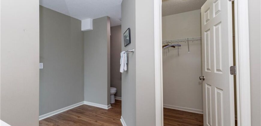 5005 NW Flintridge Drive, Riverside, MO 64150