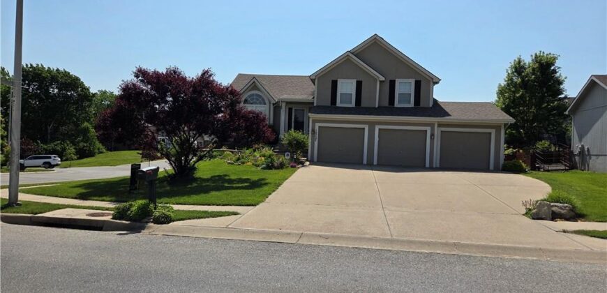 10727 N LANE Avenue, Kansas City, MO 64157