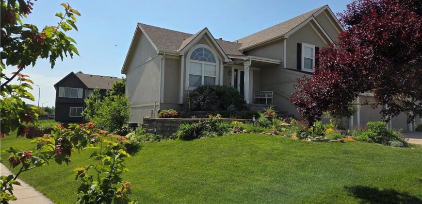 10727 N LANE Avenue, Kansas City, MO 64157